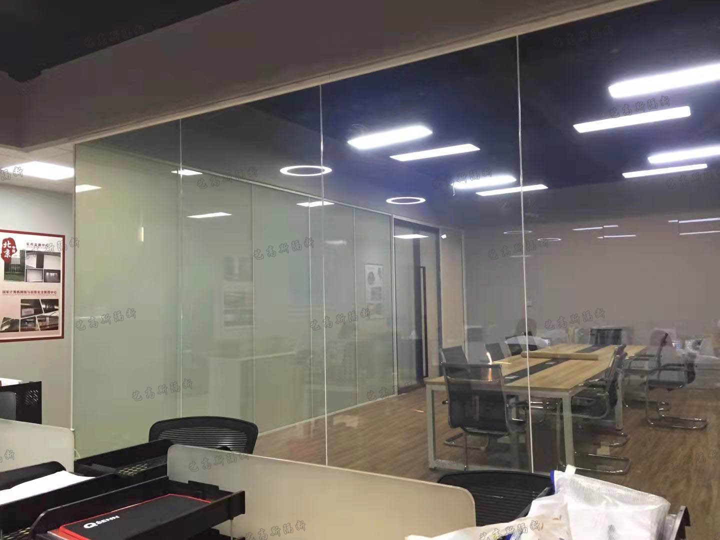 調(diào)光玻璃隔斷 調(diào)光玻璃隔斷