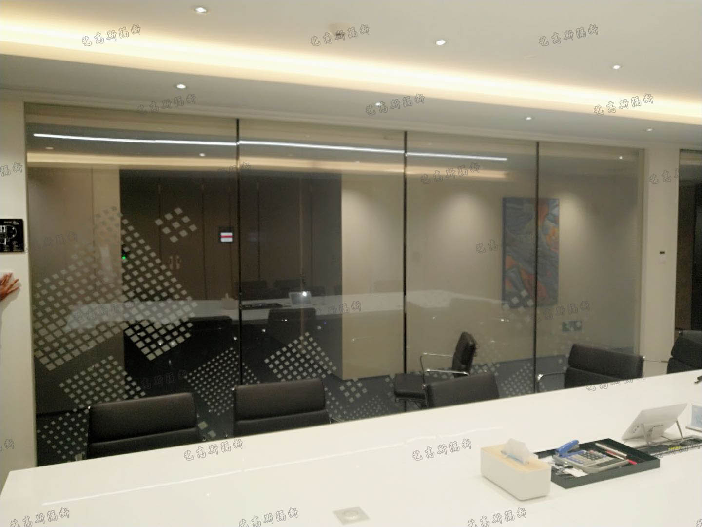 調(diào)光玻璃隔斷 調(diào)光玻璃隔斷