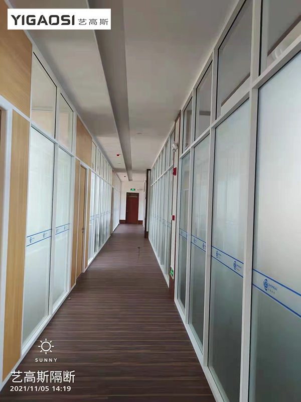 鋁合金玻璃隔斷裝修 鋁合金玻璃隔斷裝修