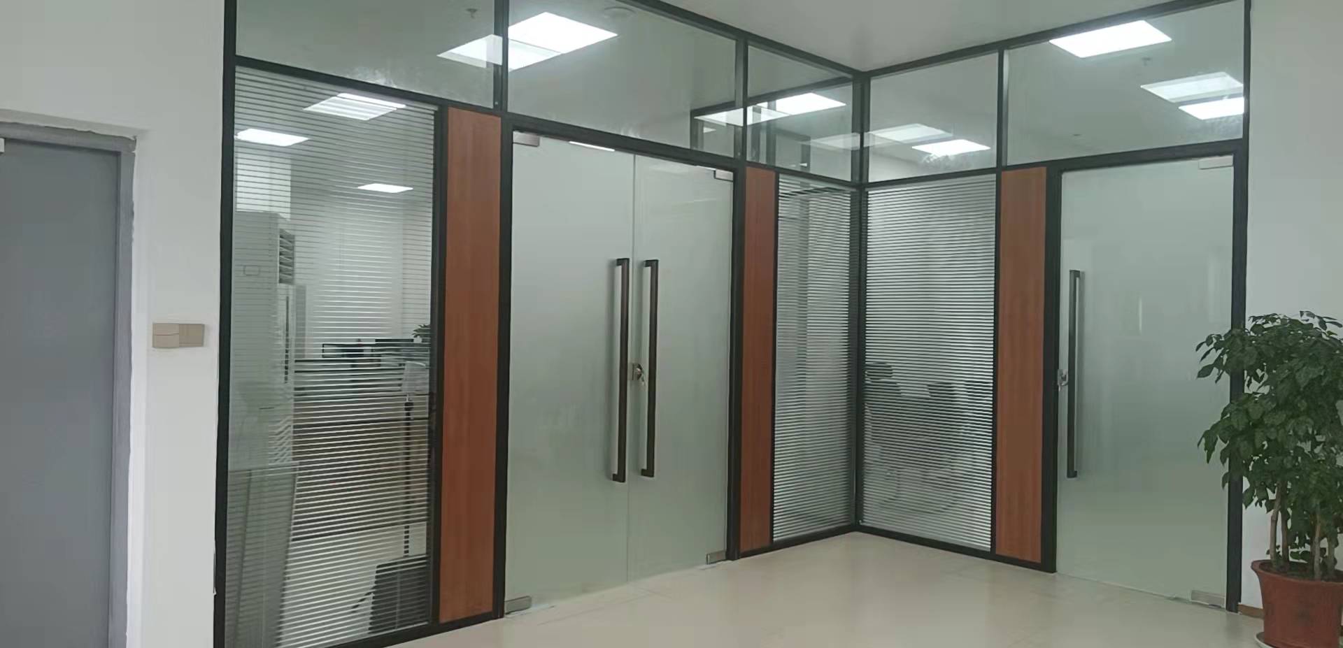 雙玻璃百葉隔斷為什么受歡迎？原因都在這里